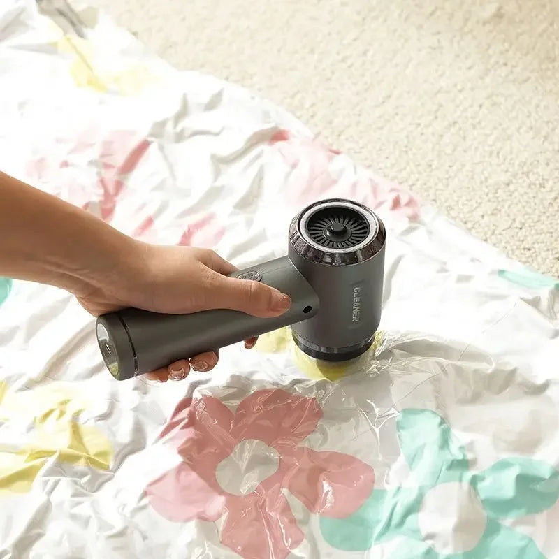 Cordless handheld vacuum cleaner