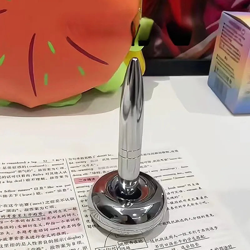 Hanging magnetic pen