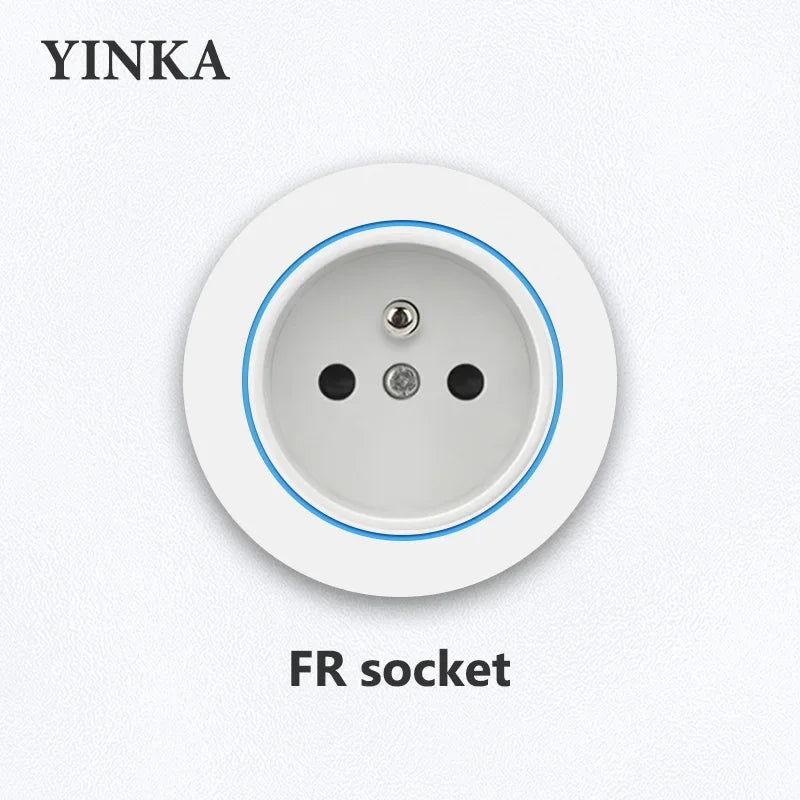 Removable kitchen wall socket with USB port