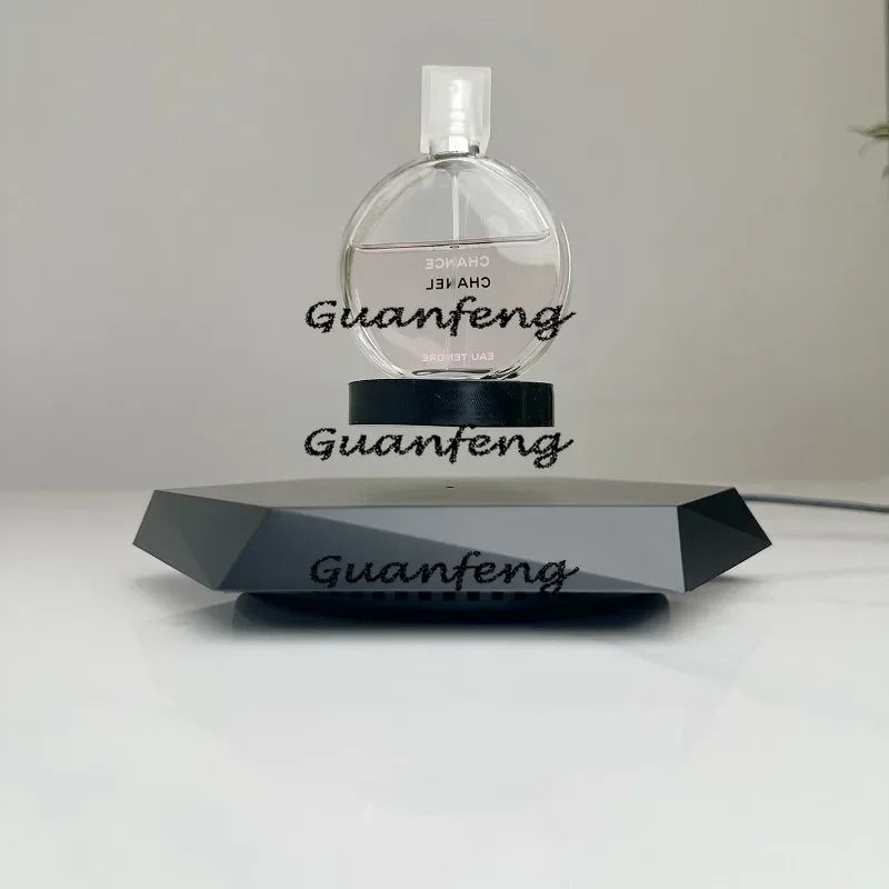 The hanging magnetic display platform can support a weight of 400 grams.