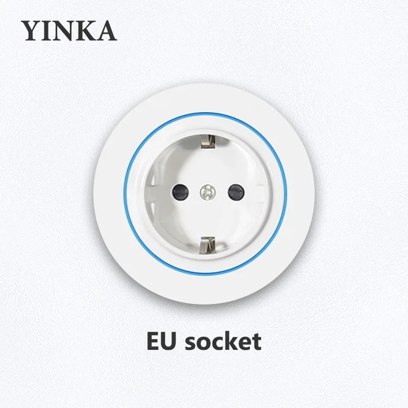 Removable kitchen wall socket with USB port