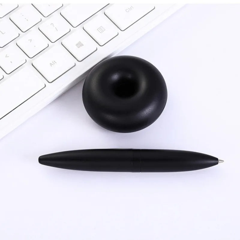 Hanging magnetic pen