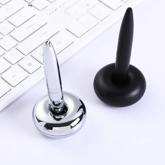 Hanging magnetic pen